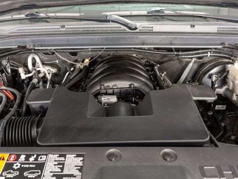 Used 2019 Chevrolet Suburban Premier w/ Premier Plus Edition image 25