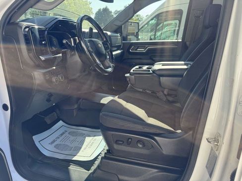 Used 2024 Chevrolet Silverado 2500 LT w/ Convenience Package AWD/4WD image 16