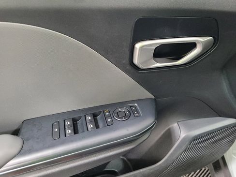 Used 2025 Kia K4 FWD image 27