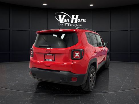Used 2022 Jeep Renegade Latitude AWD/4WD image 7