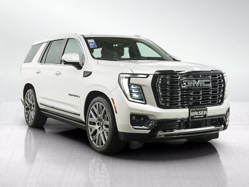 Used 2025 GMC Yukon Denali Ultimate AWD/4WD image 7