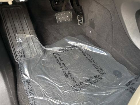 Used 2020 Buick Enclave Premium w/ LPO, Luxury Package image 16