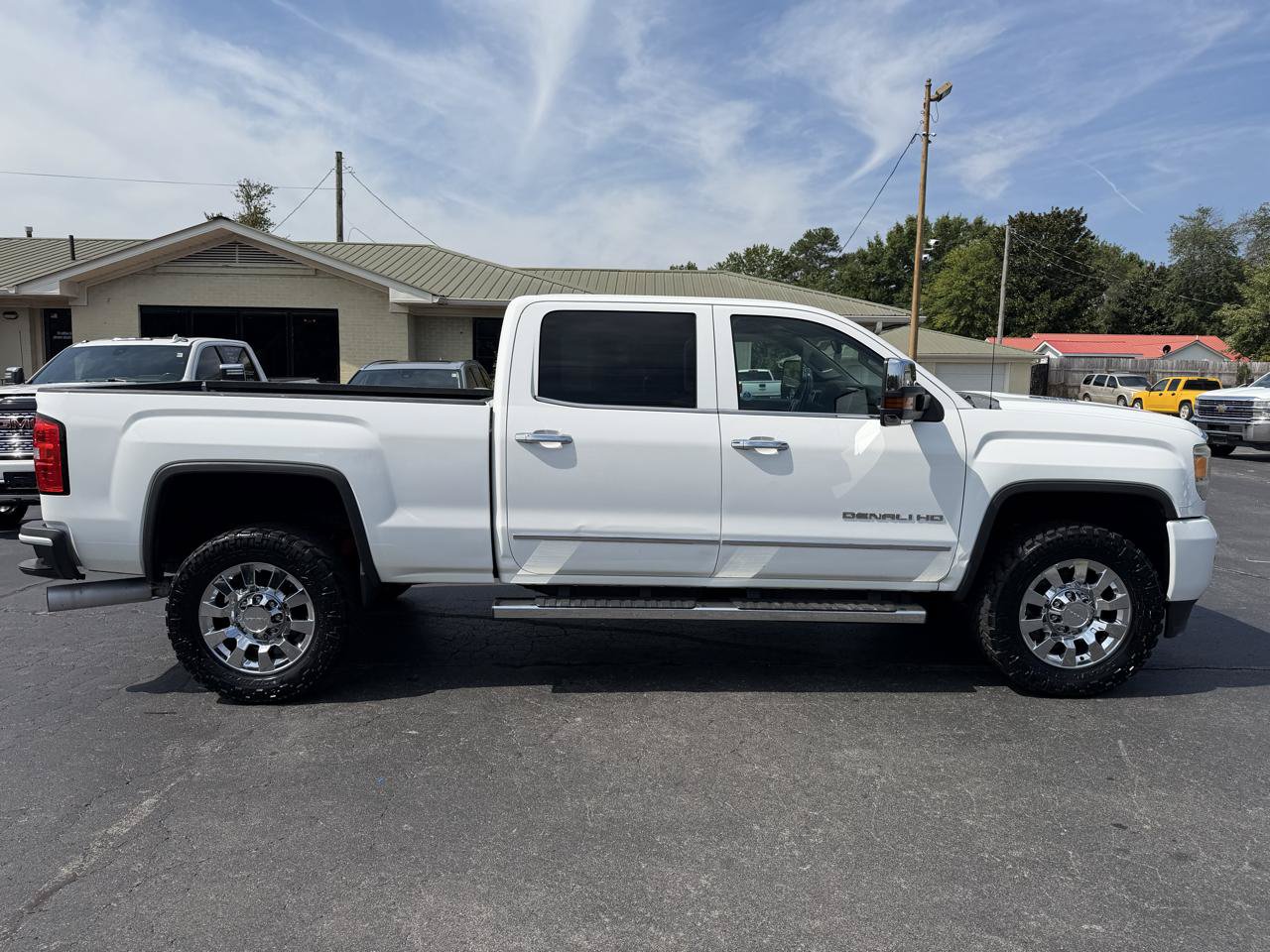 Used 2015 GMC Sierra 2500 Denali w/ Duramax Plus Package AWD/4WD image 4