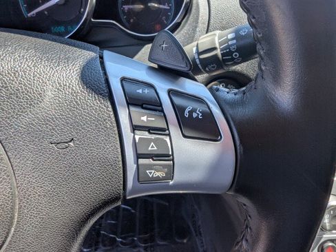Used 2009 Chevrolet Malibu LT FWD image 16