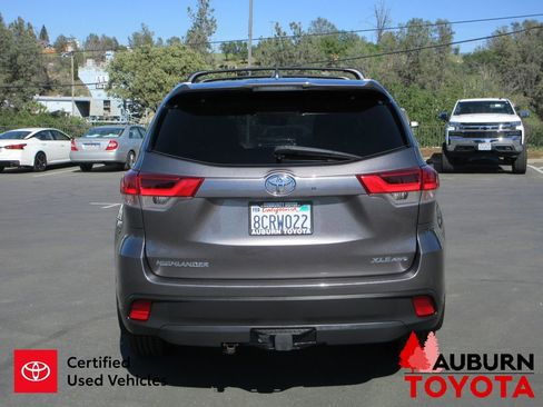 Certified 2018 Toyota Highlander XLE image 5