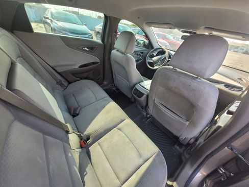 Used 2020 Chevrolet Malibu LT image 9