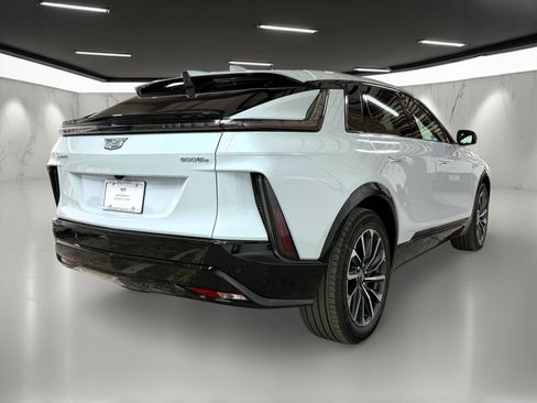 New 2026 Cadillac Lyriq Sport image 9
