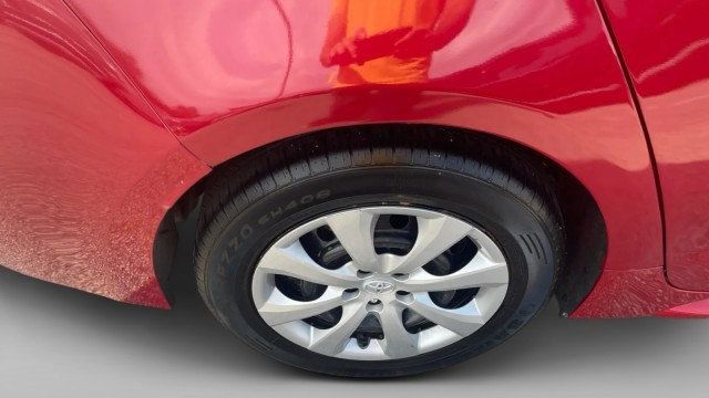 Used 2020 Toyota Corolla LE FWD image 7