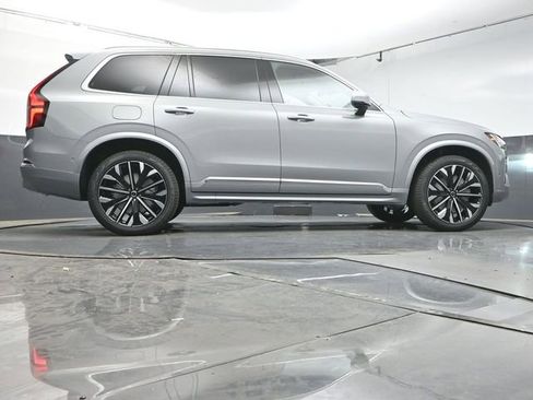 New 2026 Volvo XC90 B5 Plus w/ Protection Package Premier AWD/4WD image 40