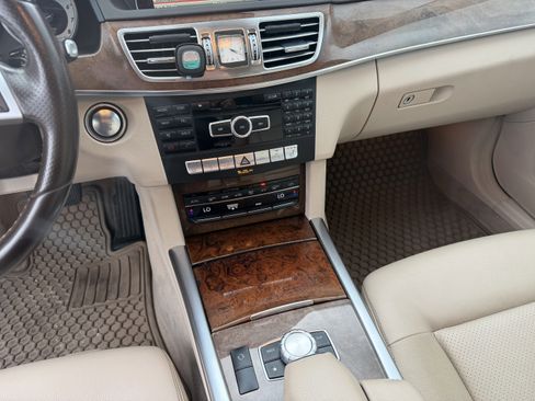 Used 2014 Mercedes-Benz E 350 Sedan image 29