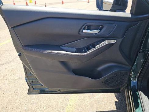Used 2026 Nissan Rogue SV AWD/4WD image 8