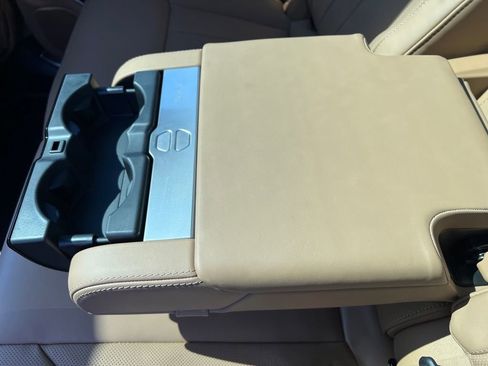 New 2025 Land Rover Range Rover SE image 29