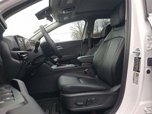 Used 2026 Kia Sportage EX w/ EX Panorama Roof Package image 13