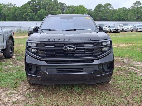 Used 2025 Ford Expedition Max Platinum w/ Stealth Appearance Package AWD/4WD image 2