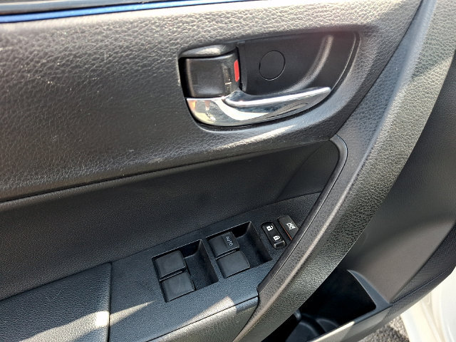 Certified 2019 Toyota Corolla SE FWD image 11
