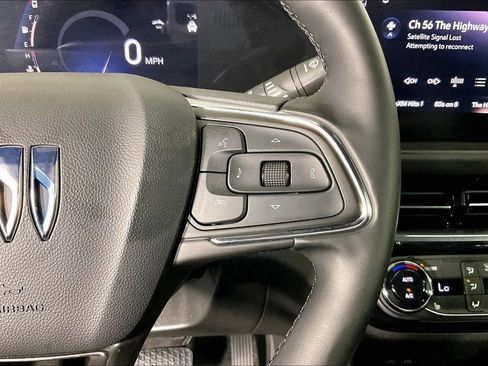 Used 2025 Buick Envista Sport Touring w/ Convenience I Package FWD image 28
