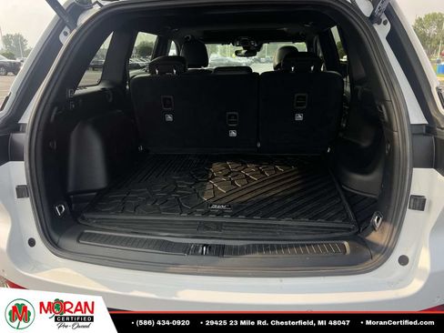 Used 2024 Jeep Grand Cherokee Altitude AWD/4WD image 11