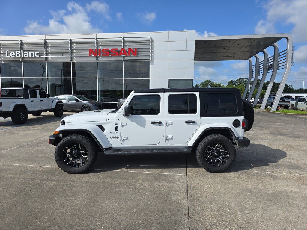 Used 2023 Jeep Wrangler Unlimited Sahara AWD/4WD image 3