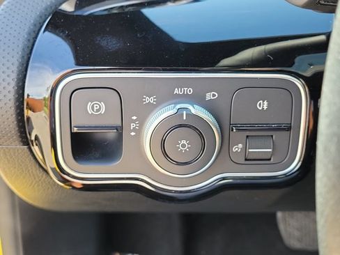 Used 2022 Mercedes-Benz CLA 250 image 31