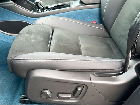 Used 2023 Volvo XC40 Recharge Ultimate image 21