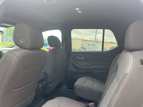 Used 2023 Chevrolet Traverse LT image 8