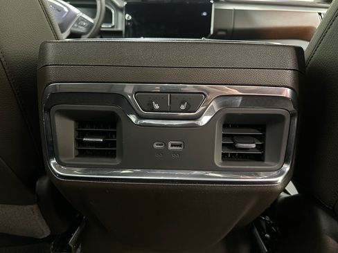 Used 2024 GMC Sierra 1500 Denali AWD/4WD image 18