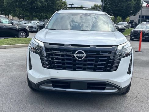 New 2026 Nissan Pathfinder SL w/ SL Premium Package FWD image 2