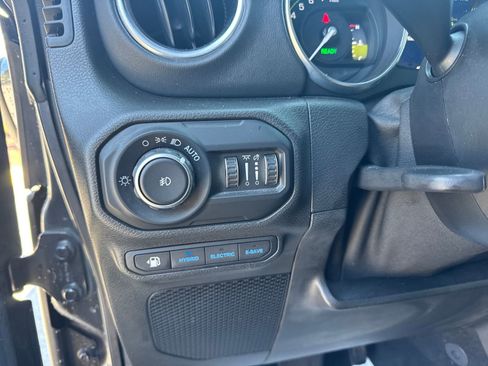 Used 2021 Jeep Wrangler Unlimited Rubicon 4xe w/ Steel Bumper Group image 15