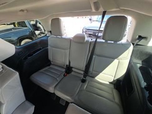 Used 2025 Ford Expedition Active AWD/4WD image 13