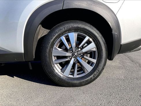 Used 2023 Nissan Pathfinder SL w/ Black Appearance Package AWD/4WD image 7