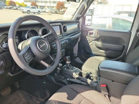 Used 2023 Jeep Wrangler Unlimited AWD/4WD image 8