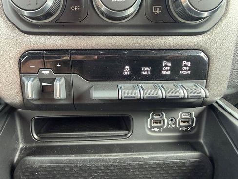 Used 2020 RAM 1500 Big Horn AWD/4WD image 23