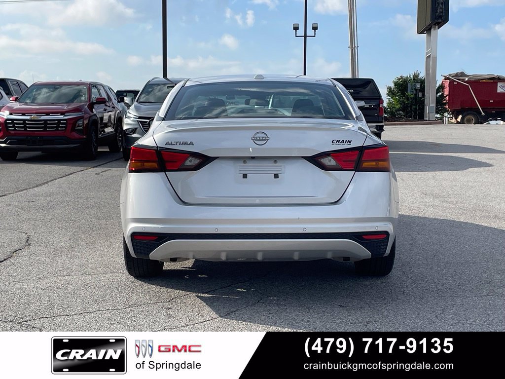 Used 2025 Nissan Altima 2.5 SV FWD image 6