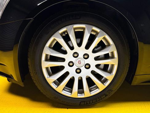 Used 2011 Cadillac CTS Premium image 10