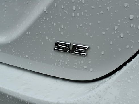 Used 2024 Toyota Camry SE w/ Cold Weather Package FWD image 23