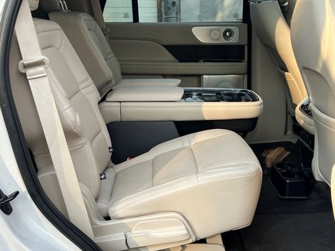 Used 2020 Lincoln Navigator Reserve w/ Equipment Group 208A Reserve image 9