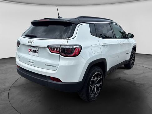 Used 2026 Jeep Compass Limited AWD/4WD image 11