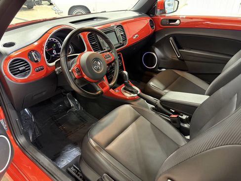 Used 2019 Volkswagen Beetle 2.0T SE w/ SE Premium Package image 9