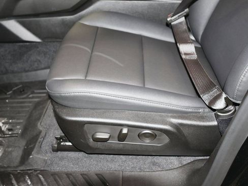 New 2026 GMC Canyon Elevation w/ Convenience Package image 7