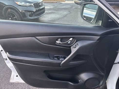 Used 2015 Nissan Rogue SL w/ SL Premium Package image 12