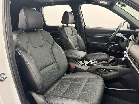 Used 2025 Kia Telluride AWD image 37
