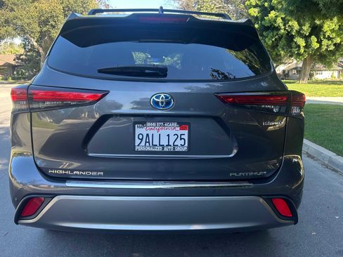 Used 2022 Toyota Highlander Platinum image 6