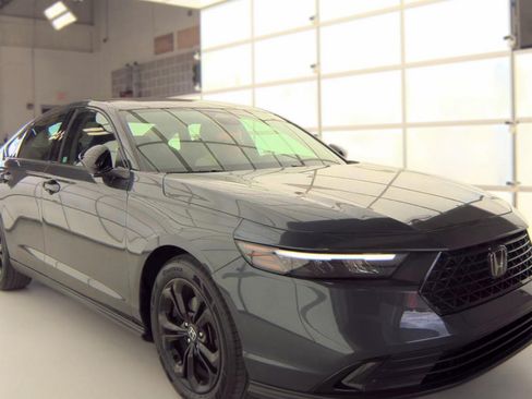 Used 2025 Honda Accord SE image 4