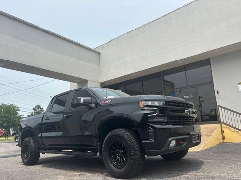Used 2022 Chevrolet Silverado 1500 LT Trail Boss w/ Safety Package AWD/4WD image 1