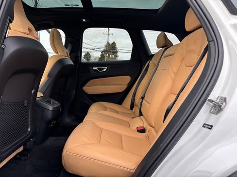 Used 2020 Volvo XC60 T5 Momentum image 20