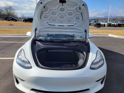 Used 2020 Tesla Model 3 Standard Range Plus image 13