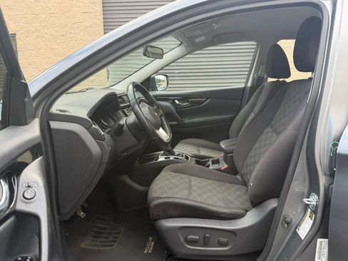 Used 2017 Nissan Rogue Sport SV w/ SV Premium Package FWD image 21