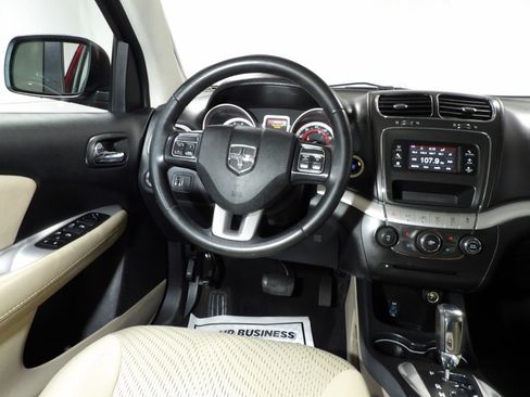 Used 2019 Dodge Journey SE FWD image 12