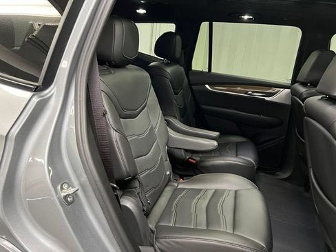 Used 2024 Cadillac XT6 Sport w/ Platinum Package AWD/4WD image 18