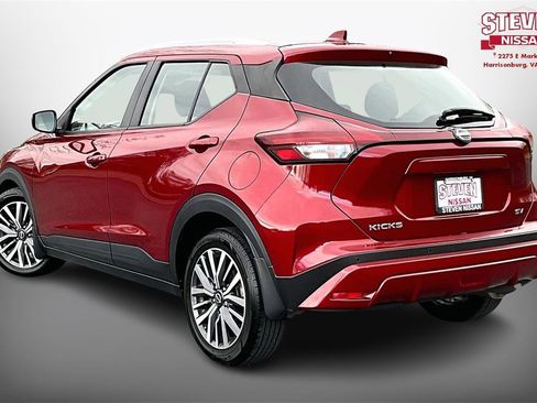 Used 2023 Nissan Kicks SV image 4